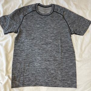 lululemon Metal Vent LIGHT Short-sleeve M